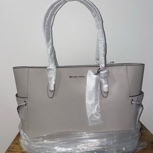 NWT Michael Kors Gilly | Pearl Gray | Silver Hardware | Saffiano Leather